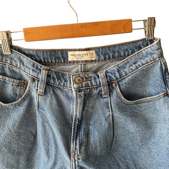 Abercrombie & Fitch - The Loose Short
High Rise Pleated Sz 28/6 - Picture 3 of 7